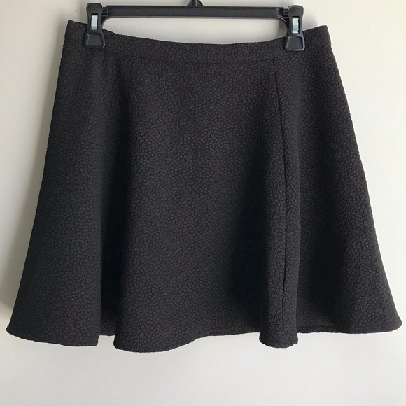 ๐H&M Black Size Large Ladies Short Skirt With Back Zipper - Picture 2 of 9